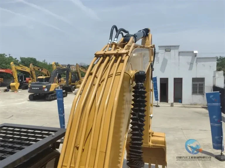 2020-Used-Excavator-Caterpillar-320D2-18