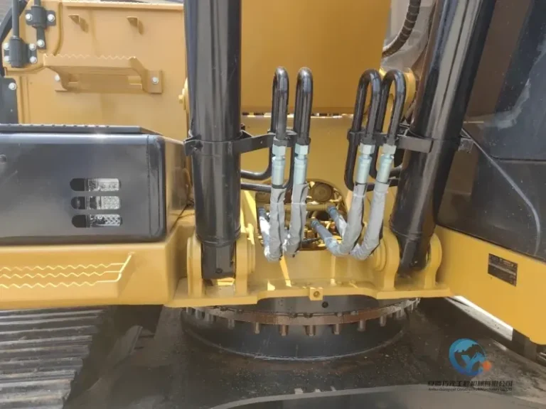 2020-Used-Excavator-Caterpillar-320D2-4