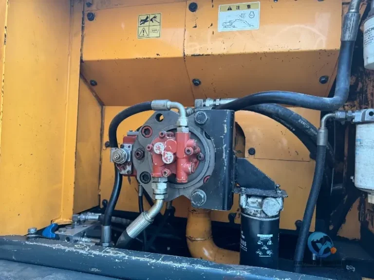 2020-Used-Excavator-Hyundai-220LC-9S-10