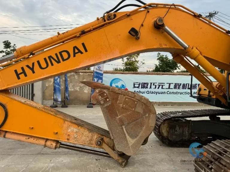 2020-Used-Excavator-Hyundai-220LC-9S-20