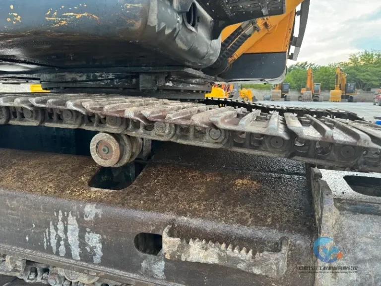 2020-Used-Excavator-Hyundai-220LC-9S-22