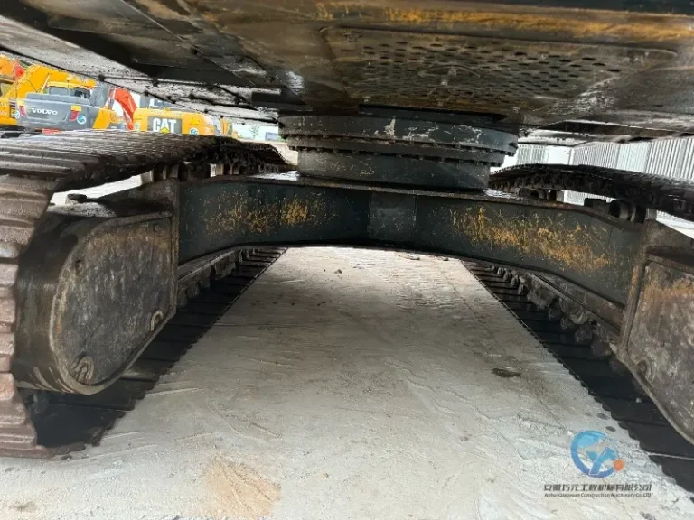 2020-Used-Excavator-Hyundai-220LC-9S-24