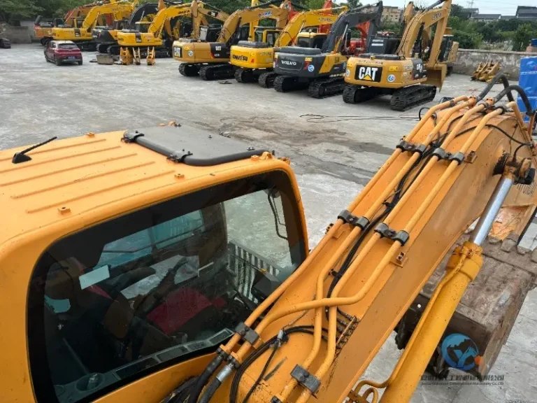 2020-Used-Excavator-Hyundai-220LC-9S-27