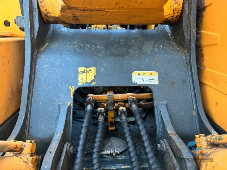 2020-Used-Excavator-Hyundai-220LC-9S-29