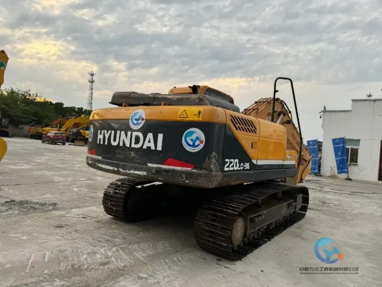 2020-Used-Excavator-Hyundai-220LC-9S-8