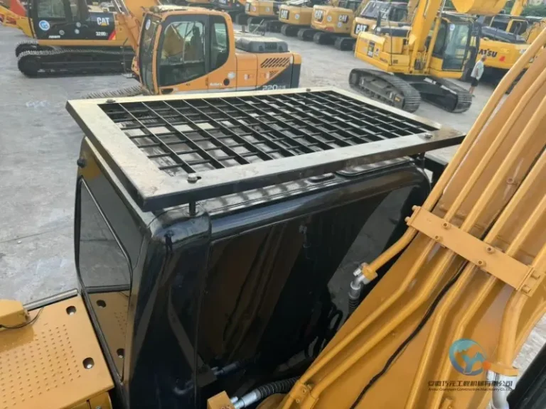 2021-Used-Excavator-Caterpillar-320D2-11