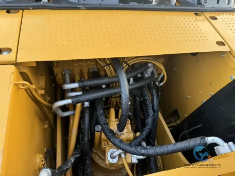 2021-Used-Excavator-Caterpillar-320D2-15