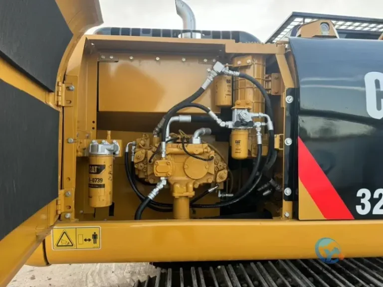 2021-Used-Excavator-Caterpillar-320D2-4