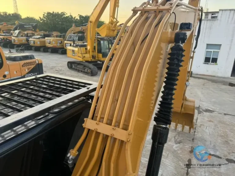 2021-Used-Excavator-Caterpillar-320D2-6