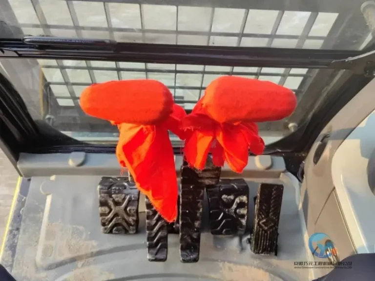 2022-Used-Excavator-Caterpillar-320D2-12