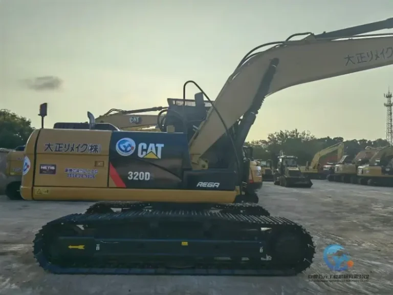 2022-Used-Excavator-Caterpillar-320D2-18