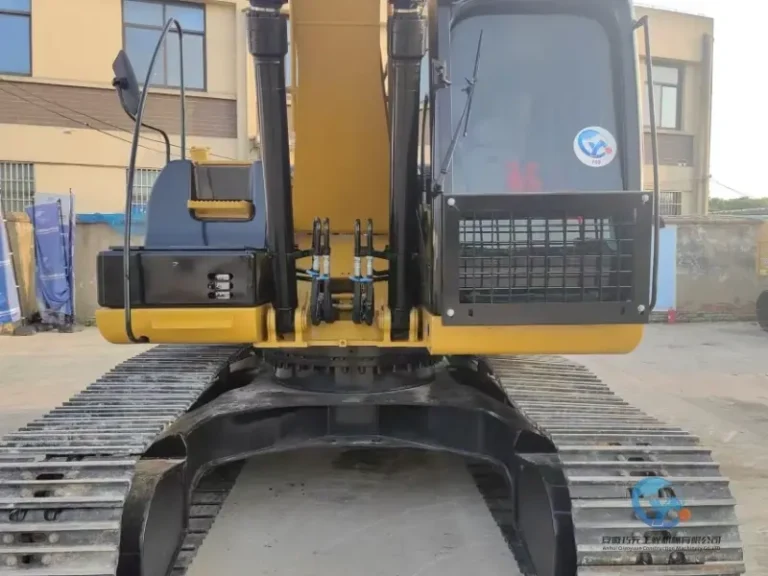 2022-Used-Excavator-Caterpillar-320D2-3