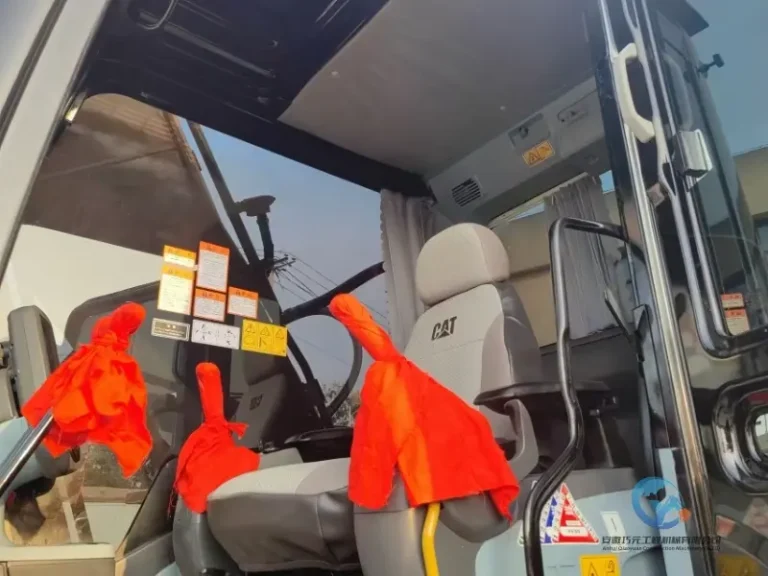 2022-Used-Excavator-Caterpillar-320D2-4