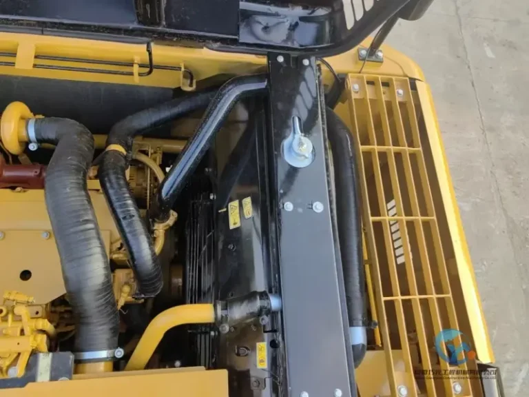 2022-Used-Excavator-Caterpillar-320D2-6