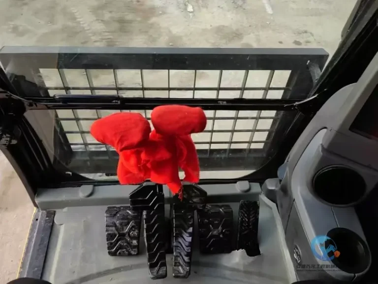 2022-Used-Excavator-Caterpillar-320D2L-14