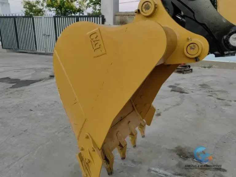 2022-Used-Excavator-Caterpillar-320D2L-24