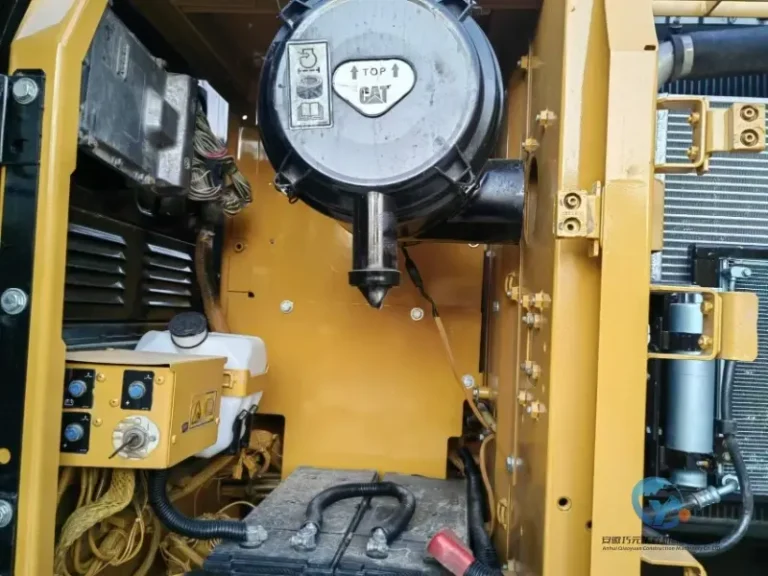 2022-Used-Excavator-Caterpillar-320D2L-26