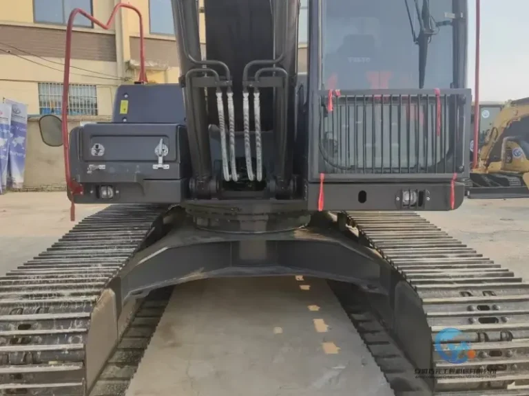 2022-Used-Excavator-Volvo-EC210D-15