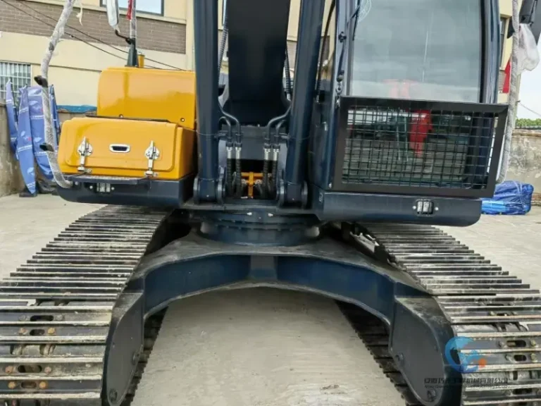 2023-Used-Excavator-Hyundai-220LC-9S-10