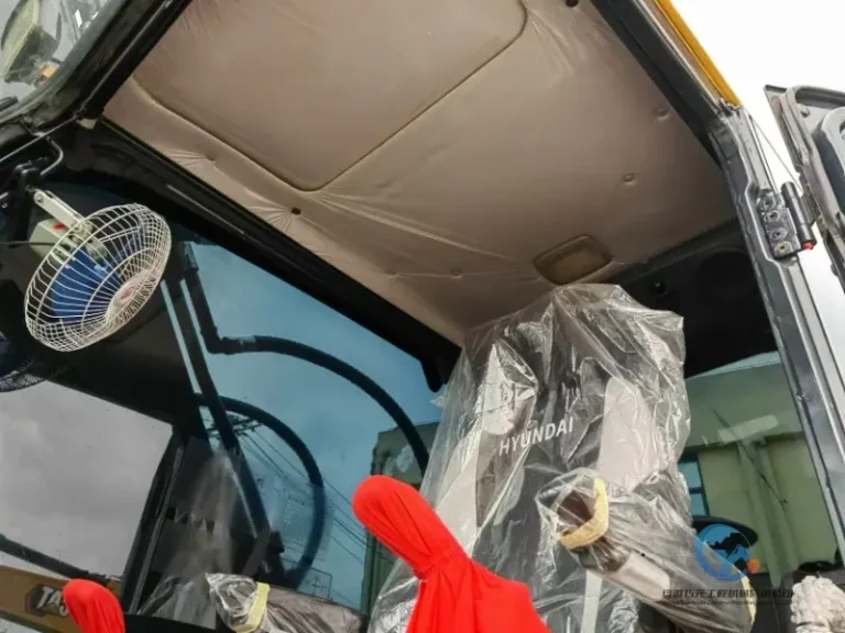 2023-Used-Excavator-Hyundai-220LC-9S-11