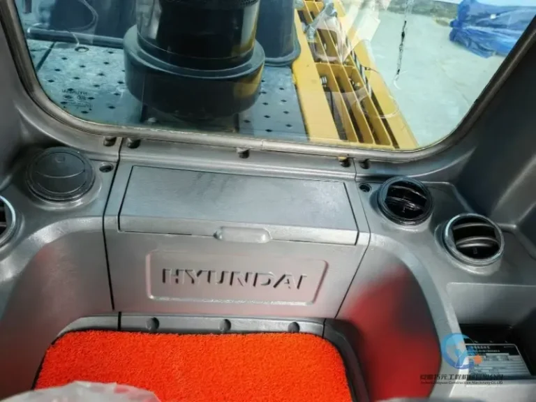 2023-Used-Excavator-Hyundai-220LC-9S-14