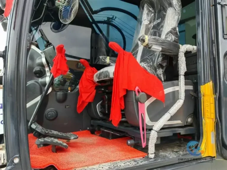 2023-Used-Excavator-Hyundai-220LC-9S-26