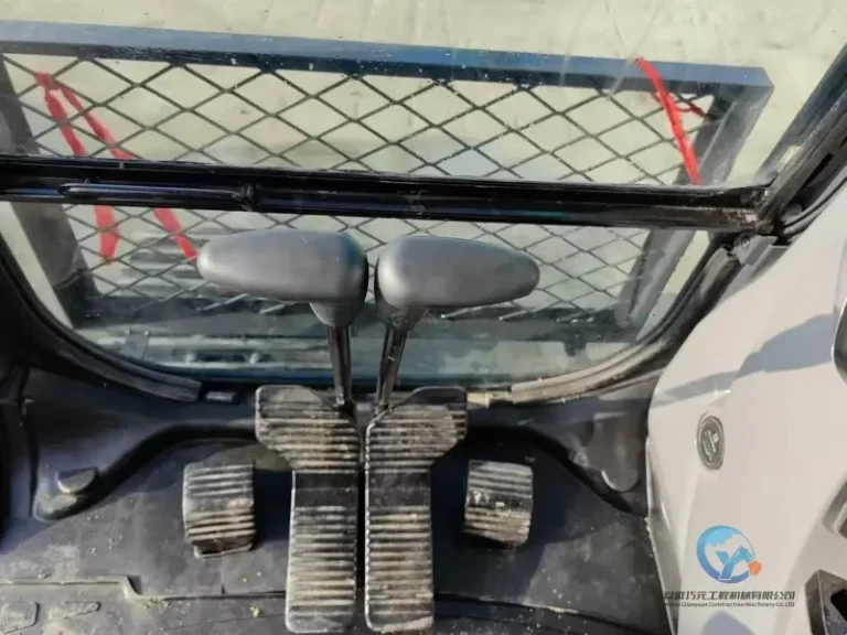 2023-Used-Excavator-Kobelco-SK200-3