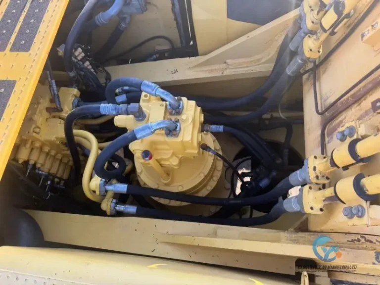 2023-Used-Excavator-Komatsu-PC400-18