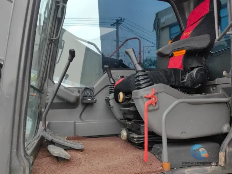 2023-Used-Excavator-Volvo-EC210D-43