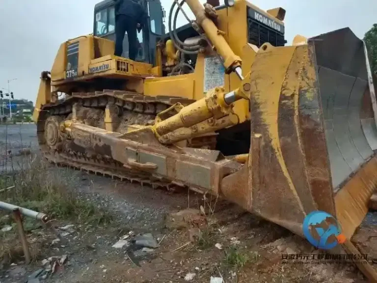 Komatsu-D3752_WH_800x600px