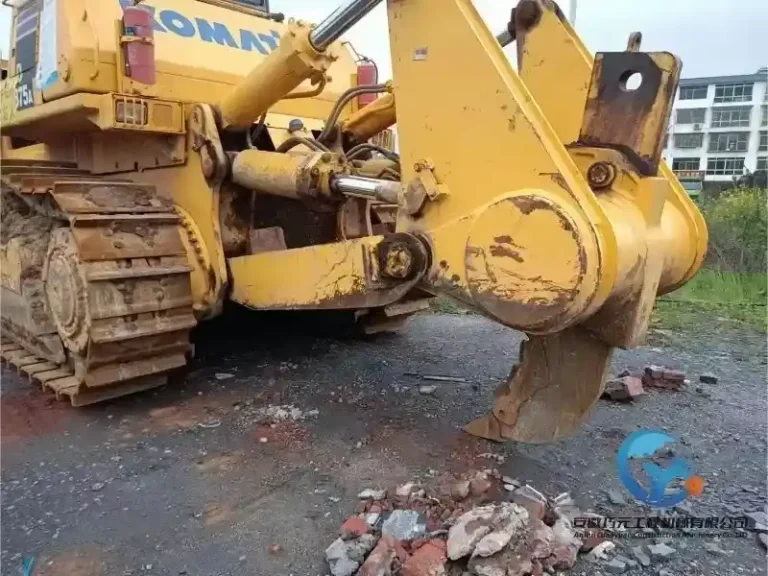 Komatsu-D3753_WH_800x600px