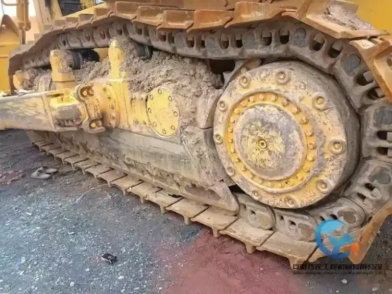 Komatsu-D3757_WH_800x600px