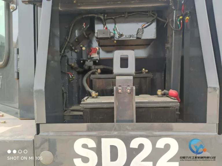 Used-Bulldozer-SHANTUI-SD2212
