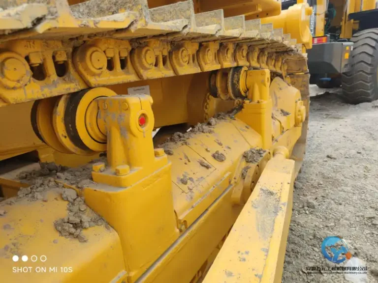 Used-Bulldozer-SHANTUI-SD225