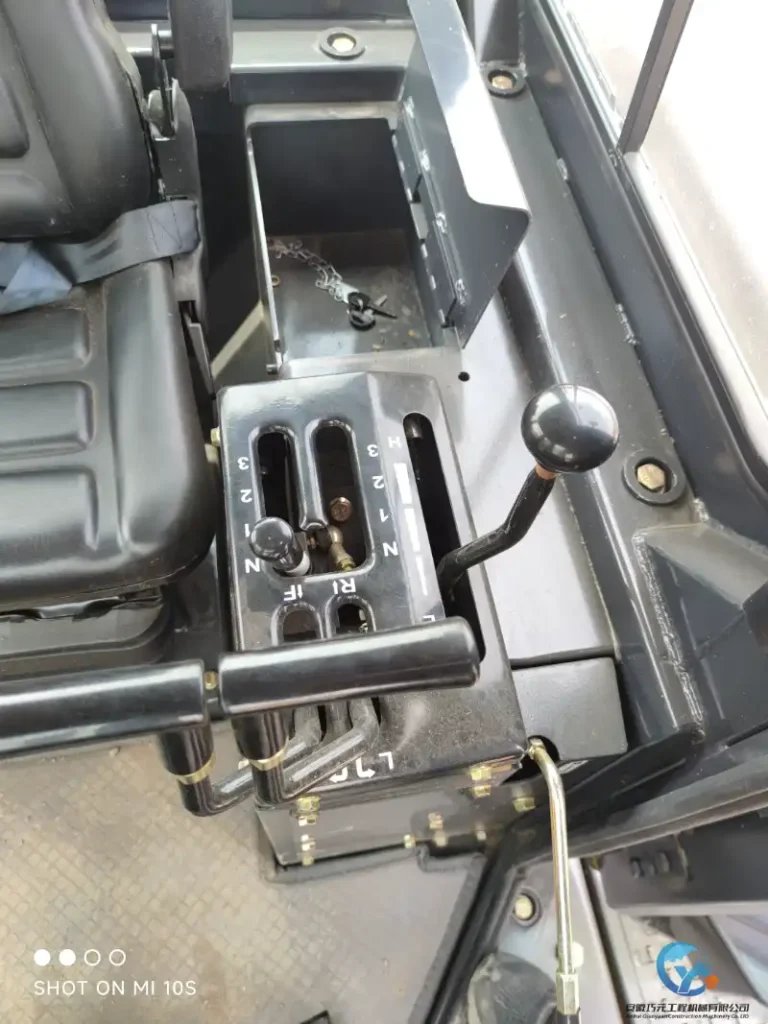 Used-Bulldozer-SHANTUI-SD228