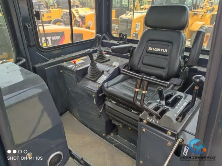 Used-Bulldozer-SHANTUI-SD229