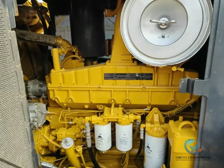 Used-Bulldozer-SHANTUI-SD32-12