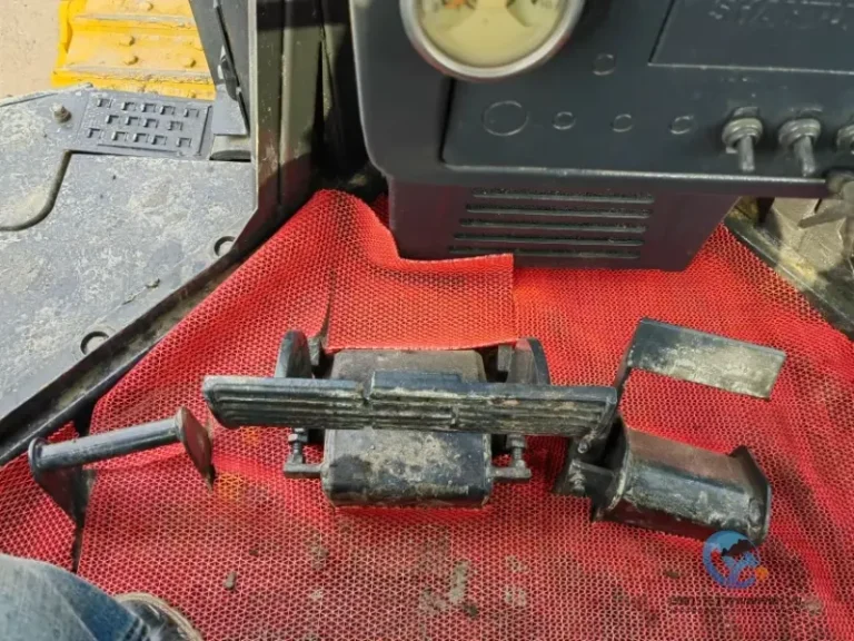 Used-Bulldozer-SHANTUI-SD32-14