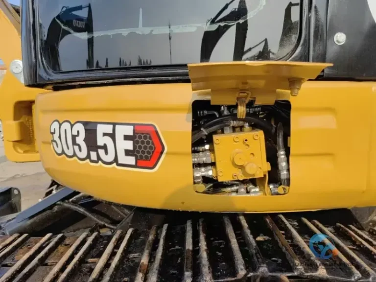 Used-Excavator-Caterpillar-303.5E-11
