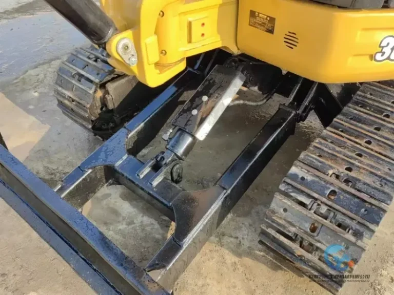 Used-Excavator-Caterpillar-303.5E-5