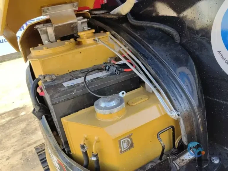 Used-Excavator-Caterpillar-303.5E-8