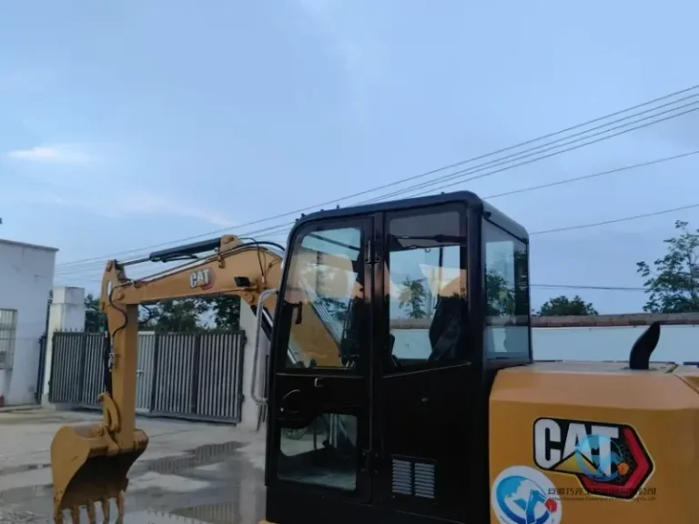 Used-Excavator-Caterpillar-303.5E2-4