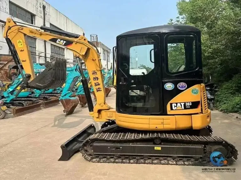 Used-Excavator-Caterpillar-303CR0_W_800px