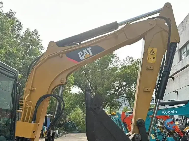 Used-Excavator-Caterpillar-303CR4_W_800px