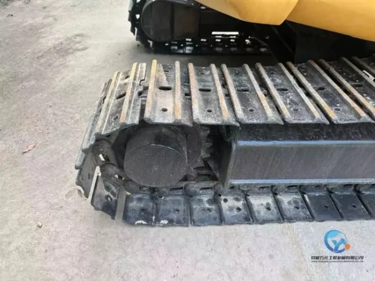 Used-Excavator-Caterpillar-303CR6_W_800px