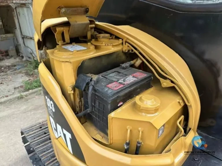 Used-Excavator-Caterpillar-303CR8_W_800px