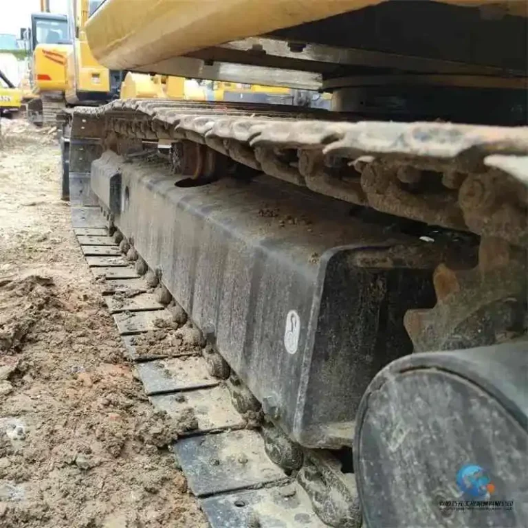 Used-Excavator-Caterpillar-305.5E20