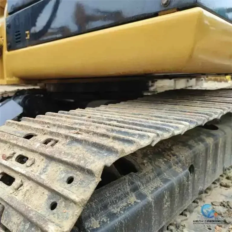 Used-Excavator-Caterpillar-305.5E22