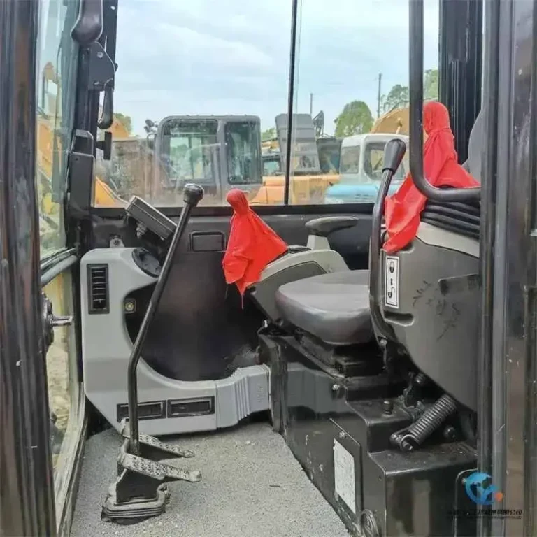 Used-Excavator-Caterpillar-305.5E23