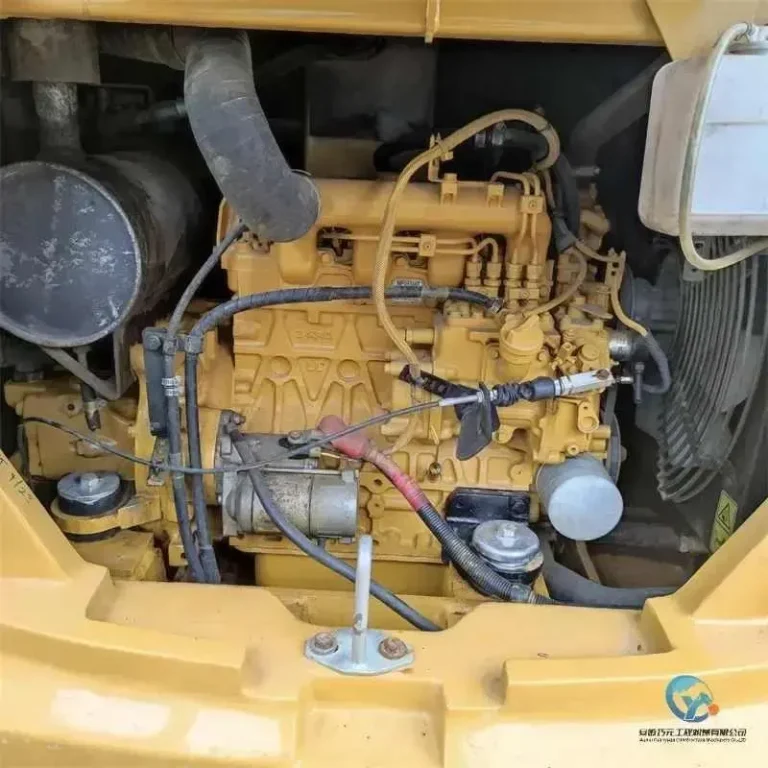 Used-Excavator-Caterpillar-305.5E28